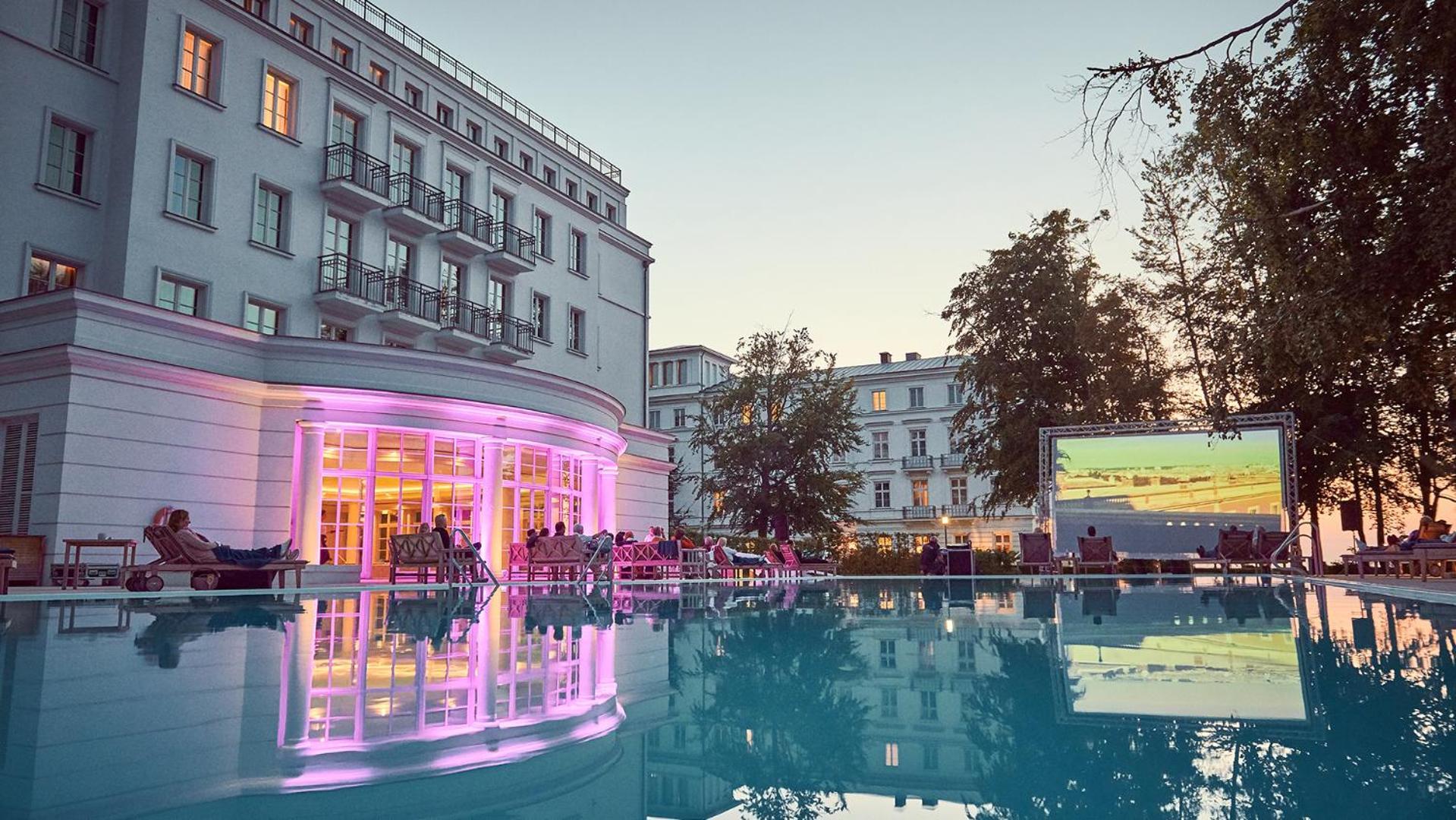 Grand Hotel Heiligendamm - The Leading Hotels Of The World Exterior photo The hotel's main entrance