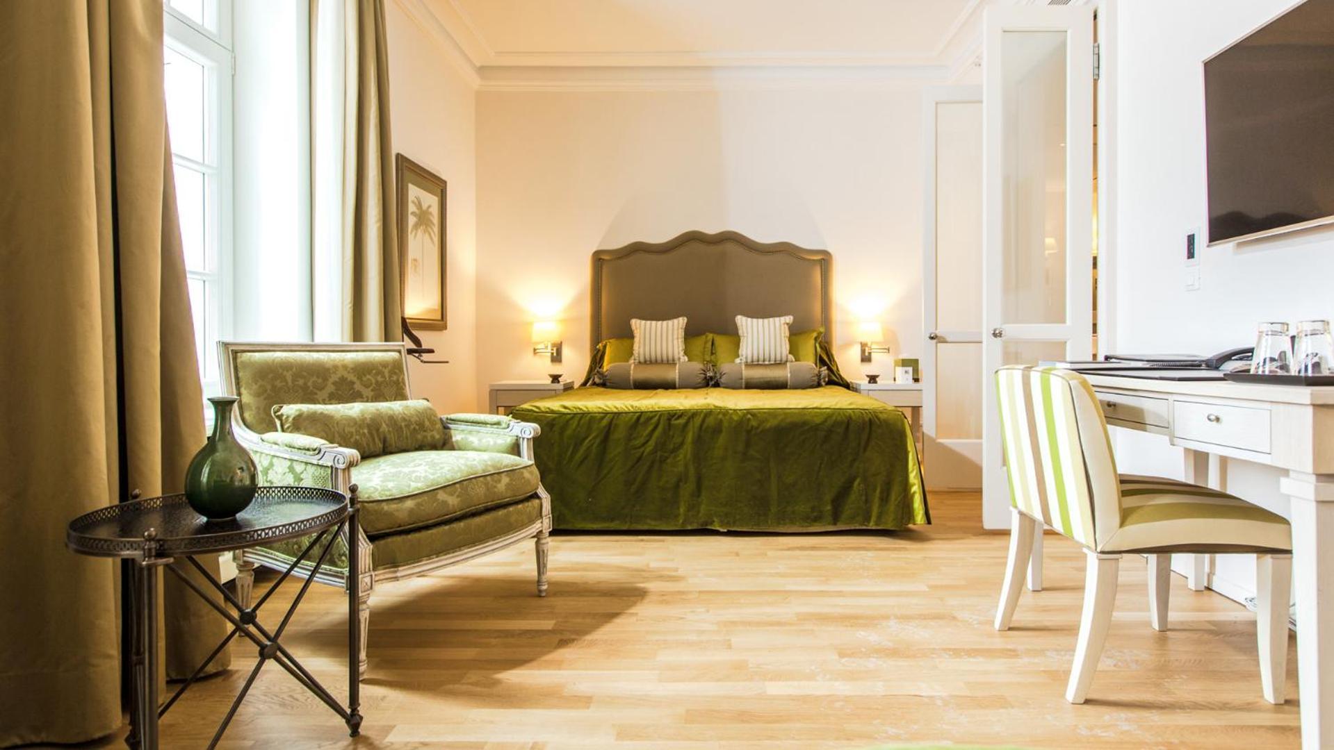 Grand Hotel Heiligendamm - The Leading Hotels Of The World Room photo A suite at the Hotel de Crillon